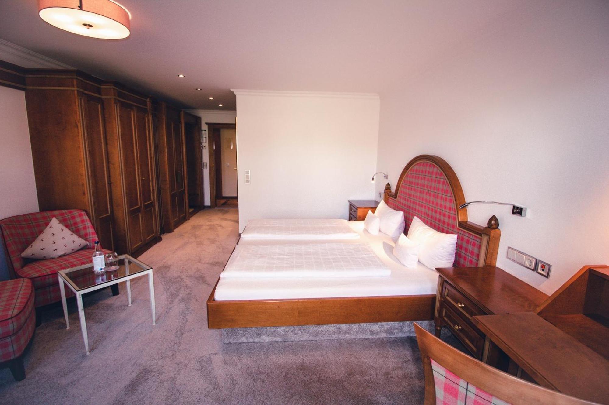 Hotel Alpenkoenig โอเบอร์สเทาเฟิน ภายนอก รูปภาพ
